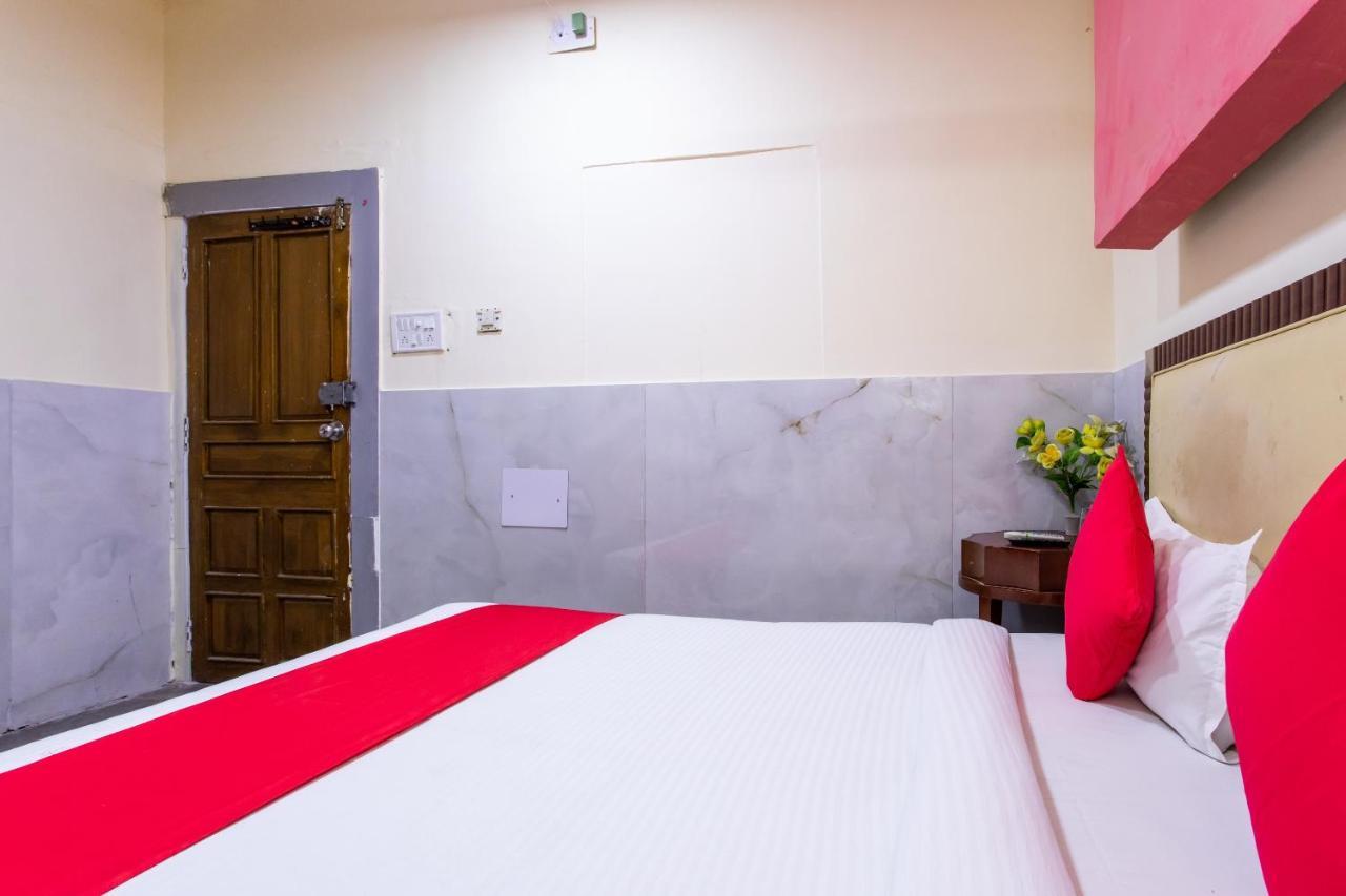 Oyo 24196 Hotel Shreenath Palace Uddzsaín Kültér fotó